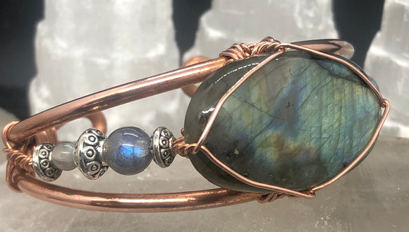 oval labradorite copper wirewrapped bracelet with labradorite side stones